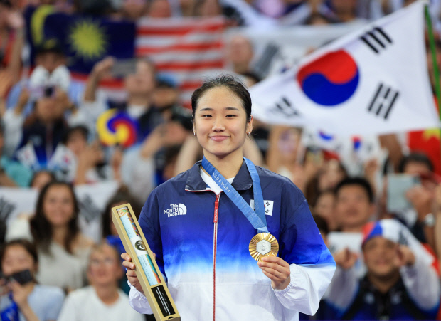 배드민턴 안세영, 여자 단식 세계 2위로 밀려…1위는 천위페이